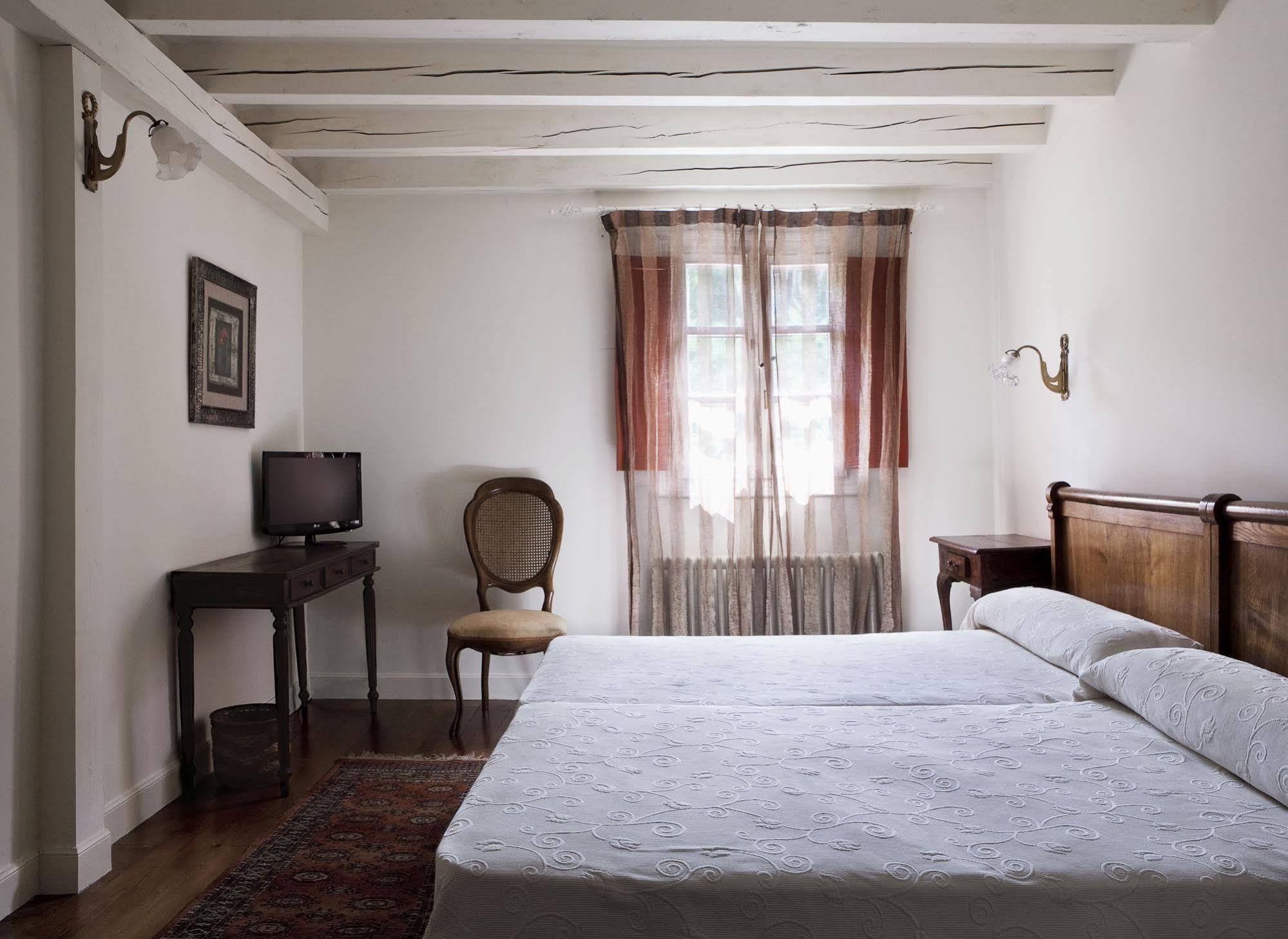 Hotel Iraragorri กัลดาเกา ภายนอก รูปภาพ